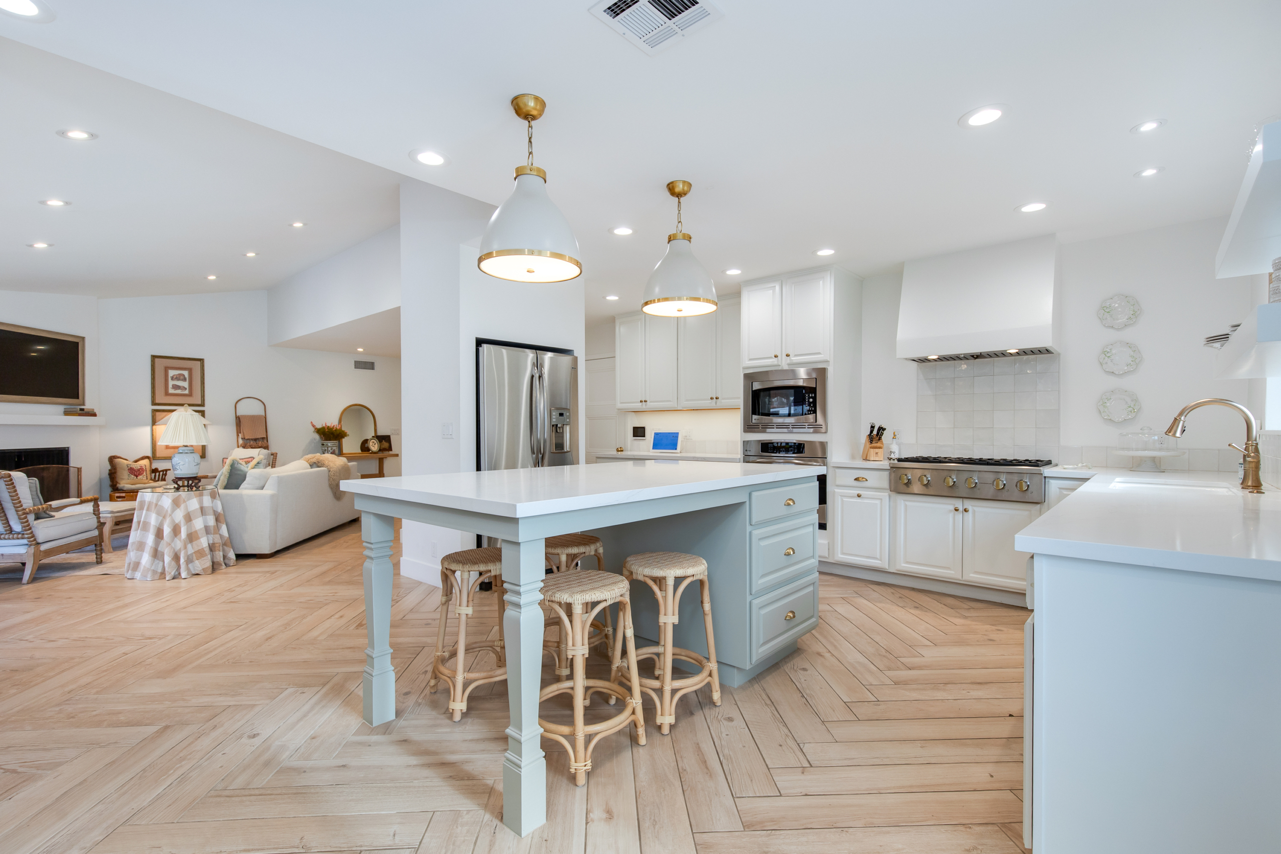85028 neighborhood record-breaking sale